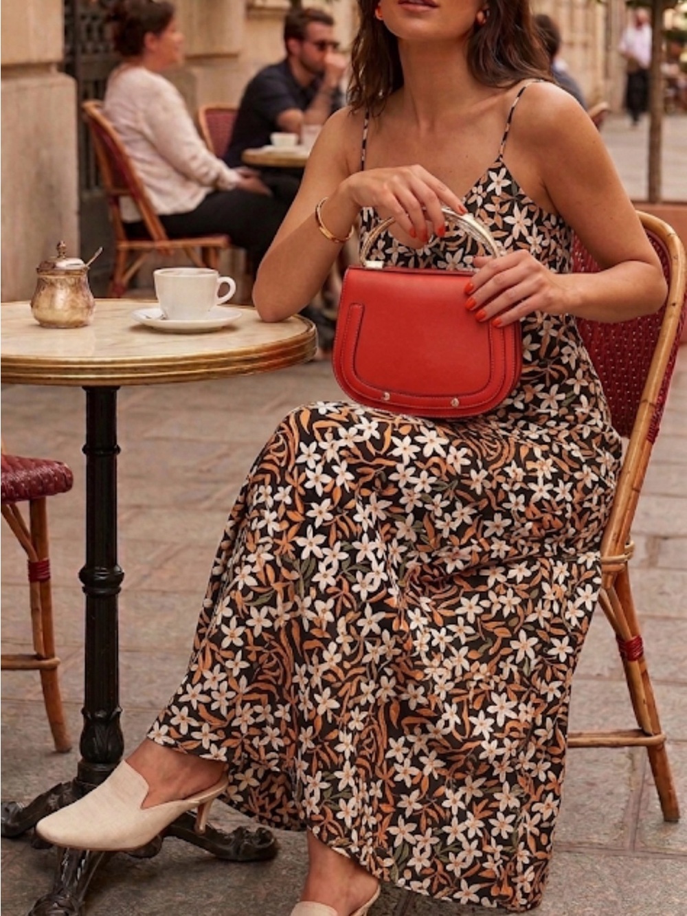 Unbranded very pretty red color bag.